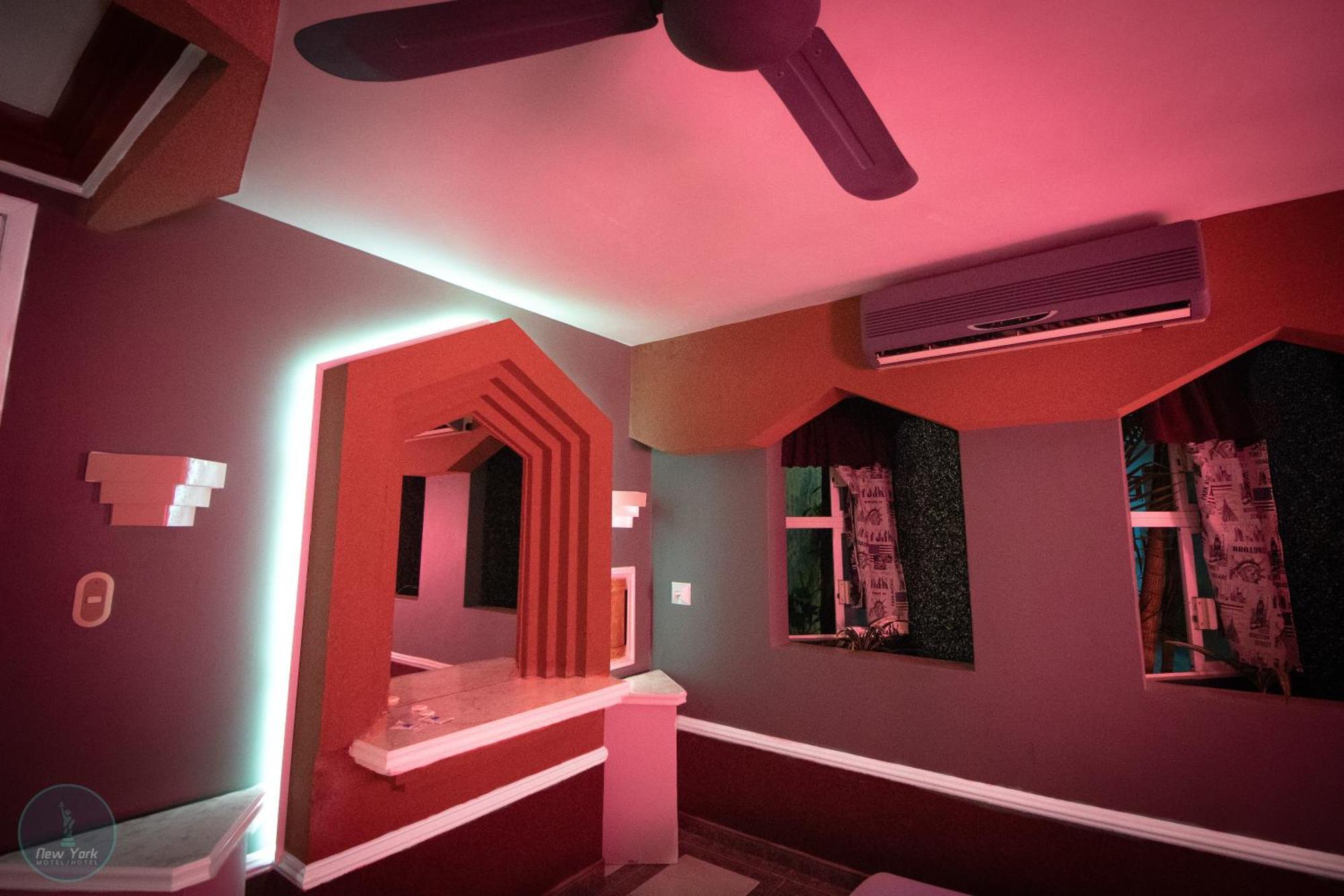 New York Hotel/Motel Orizaba  Exterior photo